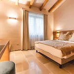 مزرعة للإقامة Borgo Vinceri *