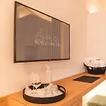 مزرعة للإقامة Borgo Vinceri *