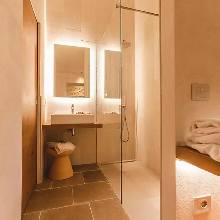 Borgo Vinceri * لوتشرا