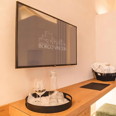 مزرعة للإقامة Borgo Vinceri *