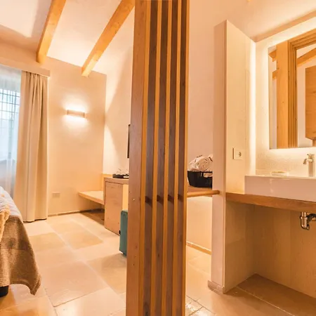 Borgo Vinceri * لوتشرا